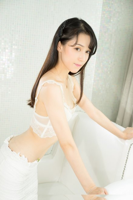 宰杀漂亮姑娘肢解吃肉