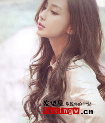 女生发型长发卷发